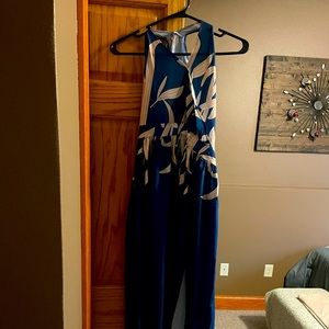 Medium w/ tags blue with tropical leafs